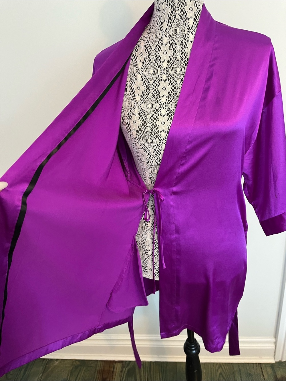 Victoria's Secret Satin Purple Kimono Robe with Tie - Picture 3 of 4